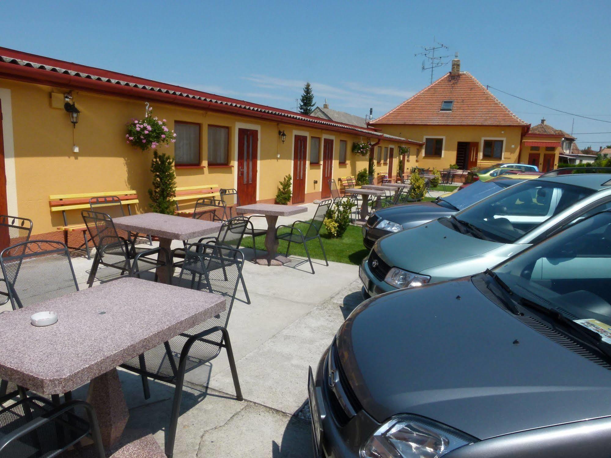 Privat U Jozefa Foeldesa Apartamento Veľký Meder Exterior foto