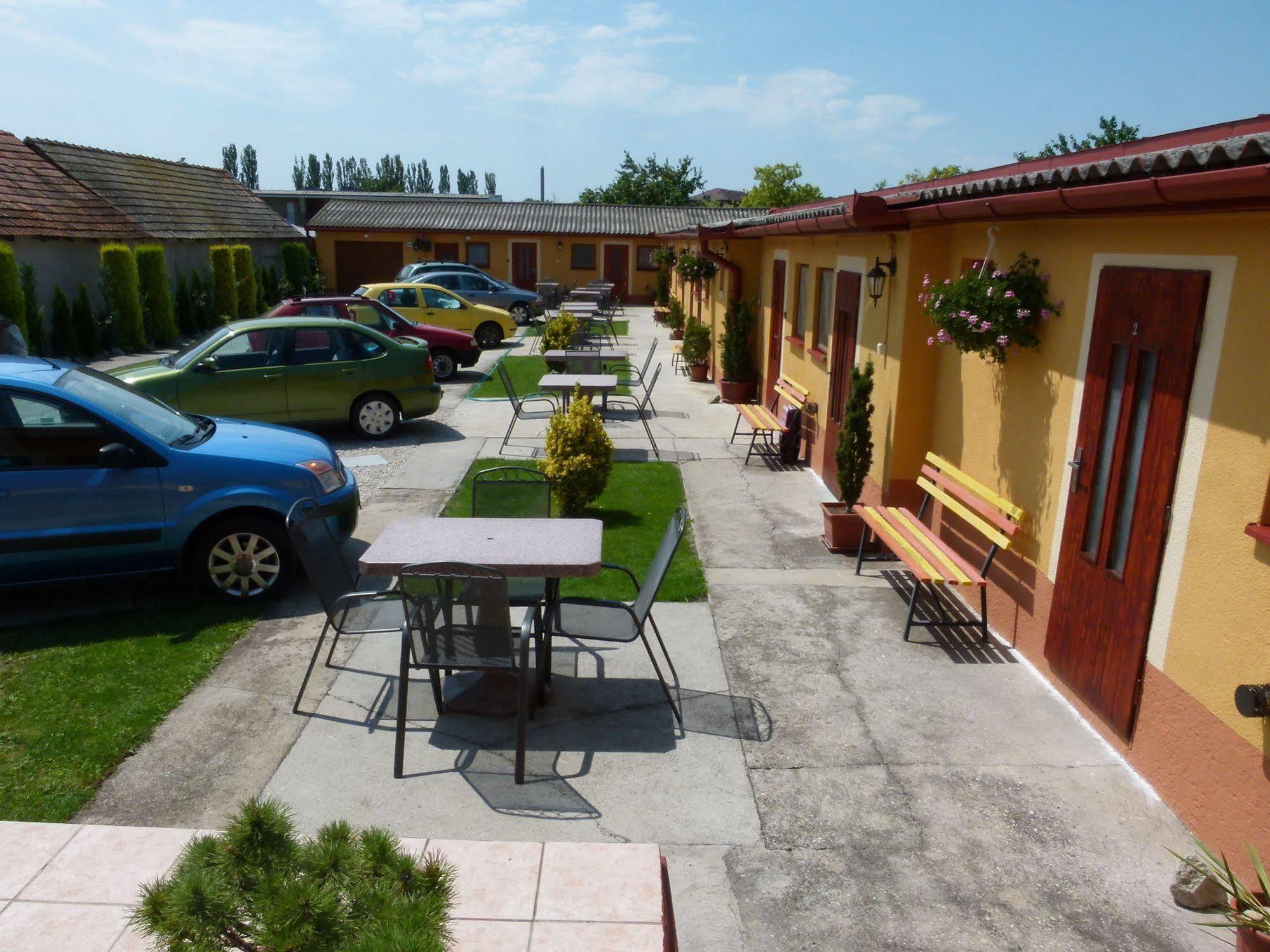 Privat U Jozefa Foeldesa Apartamento Veľký Meder Exterior foto